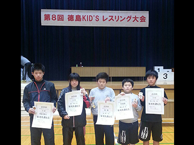 ��4�񓿓�����蓹�𗬑��